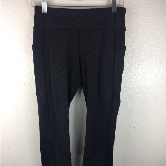 lululemon athletica Pants - Lululemon Athletica Size 6 Capri Leggings